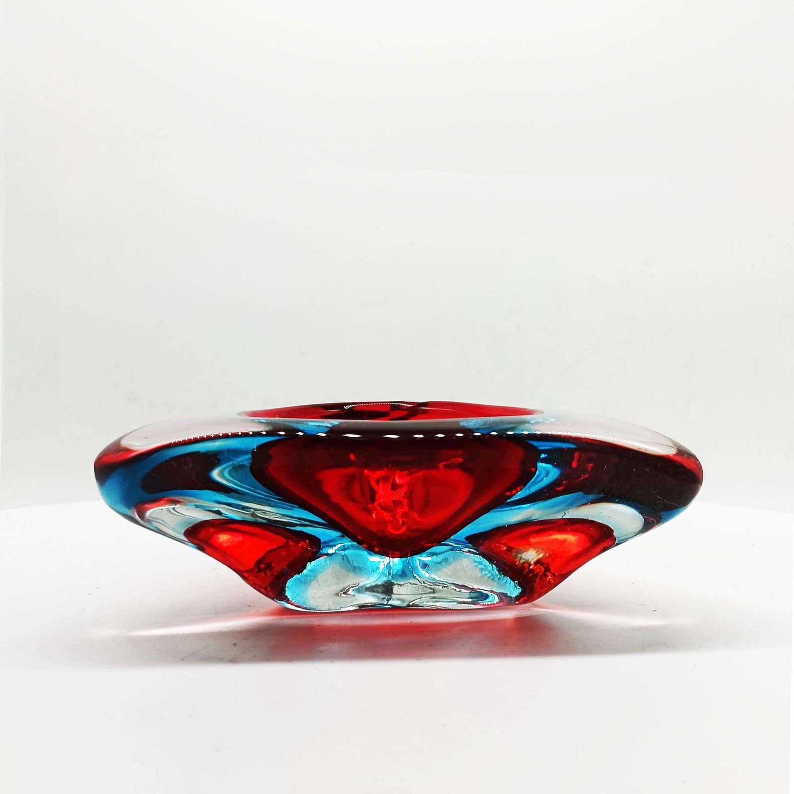 1960s Stunning Triangular Ashtray Or Catch All In Murano Glass. Made In Italy. photo furniture