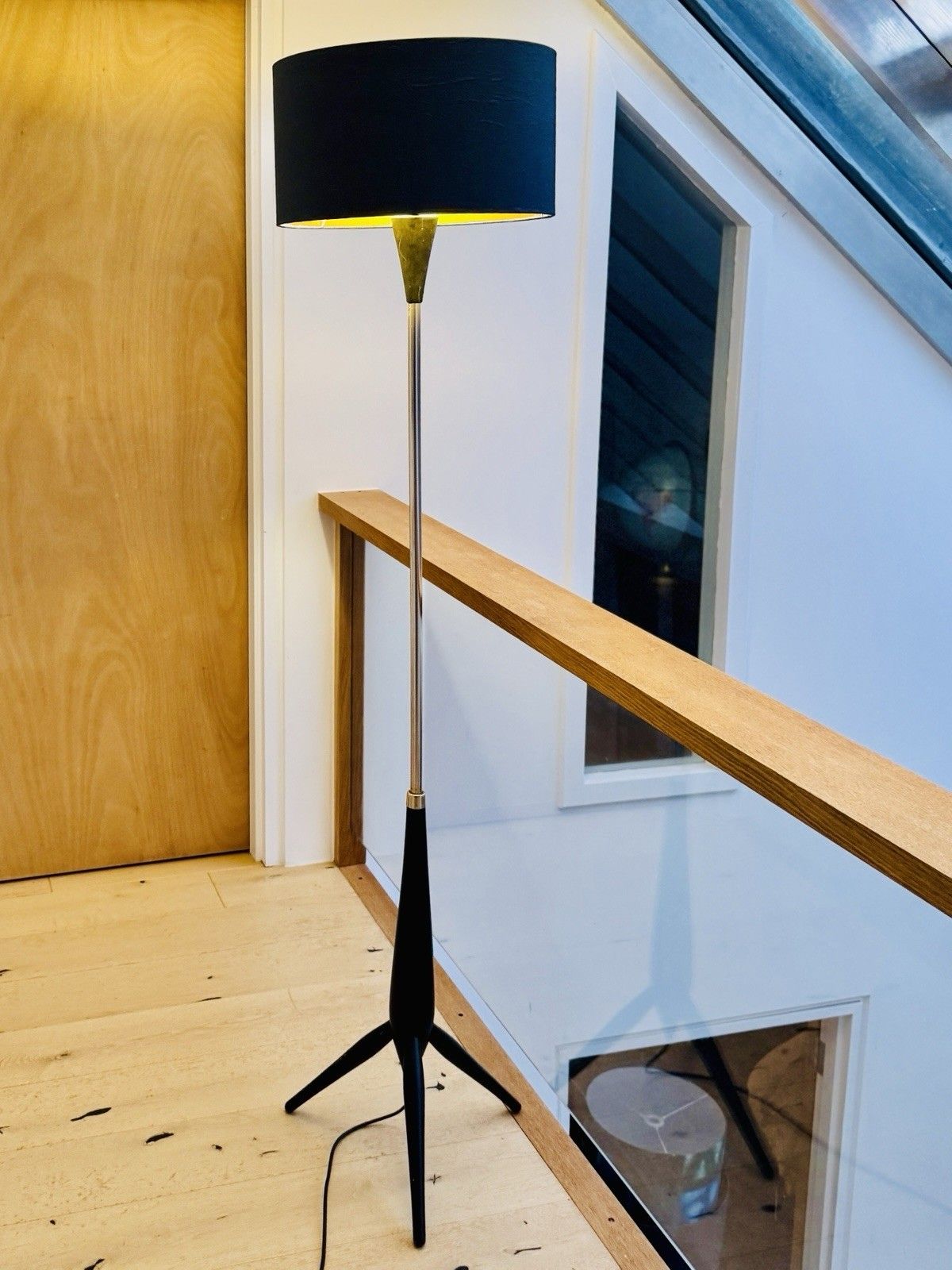photo furniture Very Tall 1950s Brass & Ebonised Wood Tripod Floor Lamp With Shade Vgc