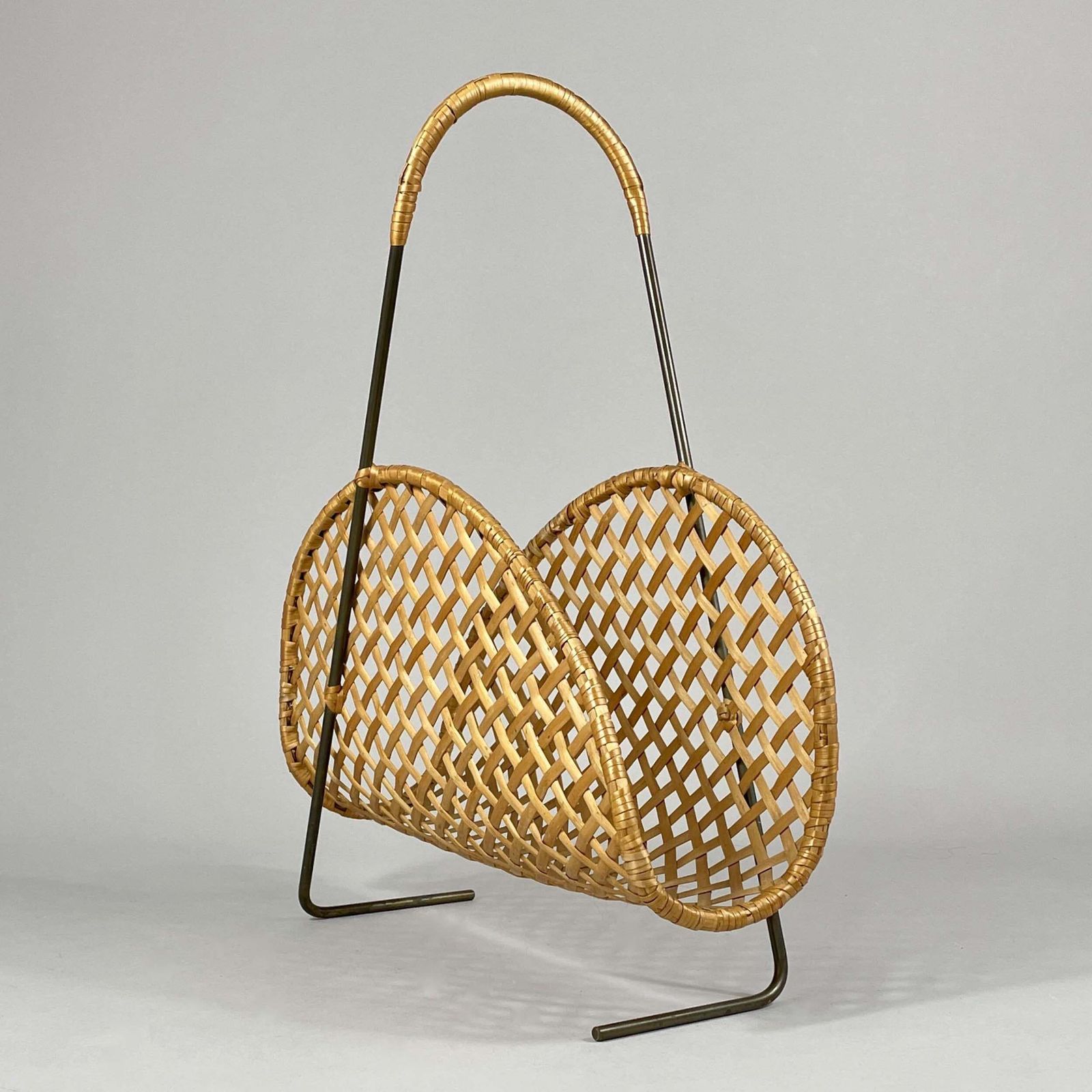 photo vintage Rattan Wicker Magazine Rack, Austria 1950s