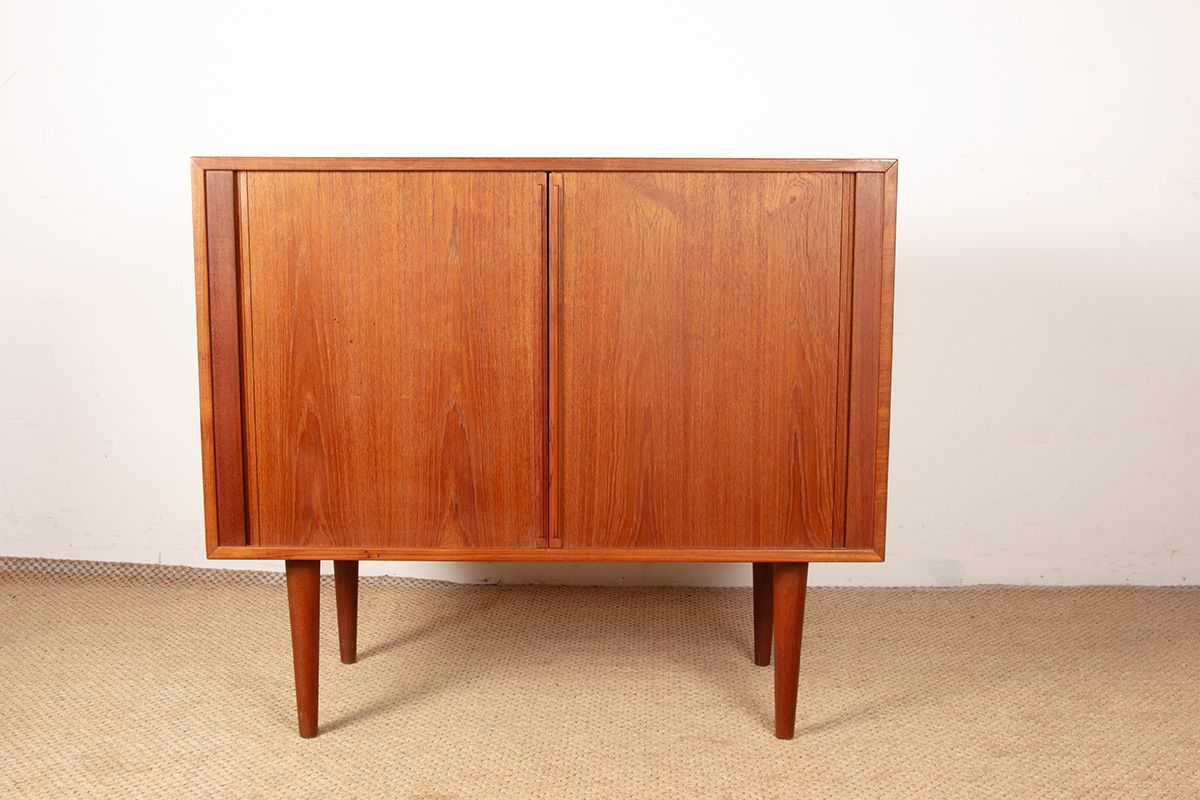 Buffet danois en teck modèle 42 par Kai Kristiansen pour Feldballes Mobelfabrik, 1960. photo furniture