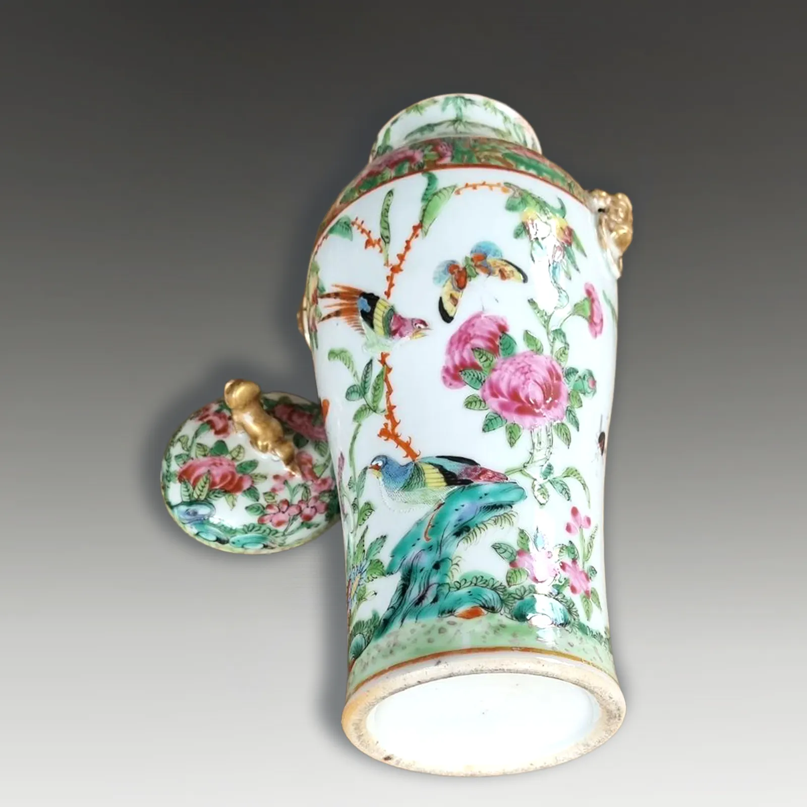 Antique Chinese  "Rose Canton" Lidded Vase With Side Handles Circa 1830 26cm  H photo vinterior