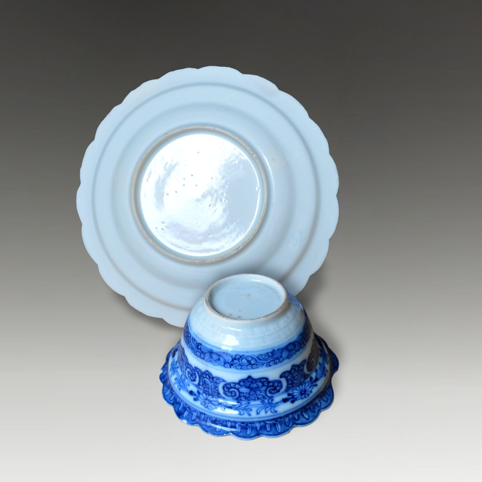 Magnificent Kangxi Period Cup & Saucer  Lobbed And Incised Decoration Late 17thc photo Home Decor