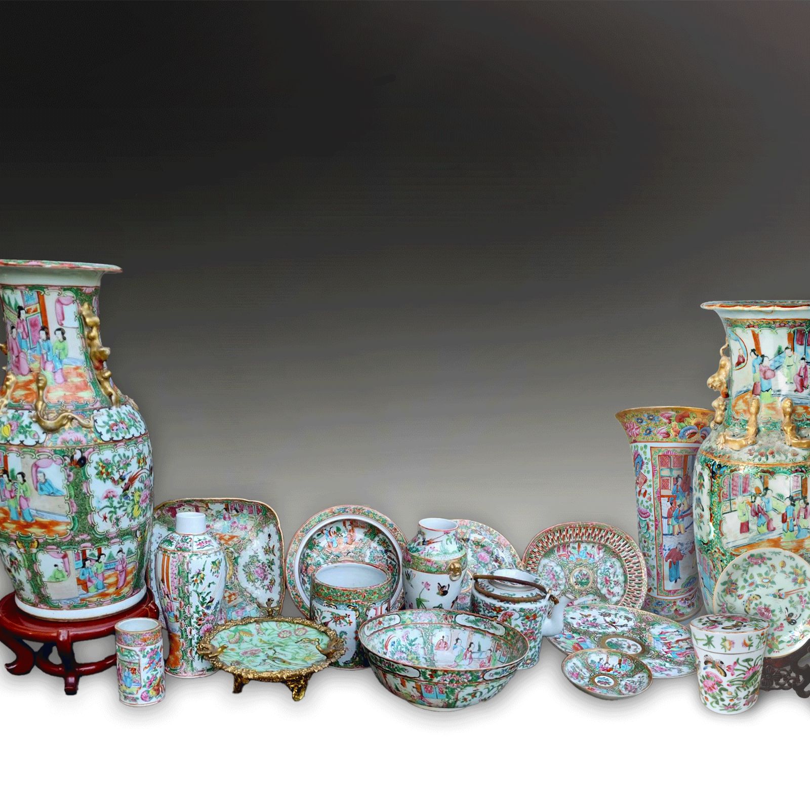 photo furniture Antique Chinese "Rose Medallion" V. Large Vase Mid 19th Century Superb Quality
