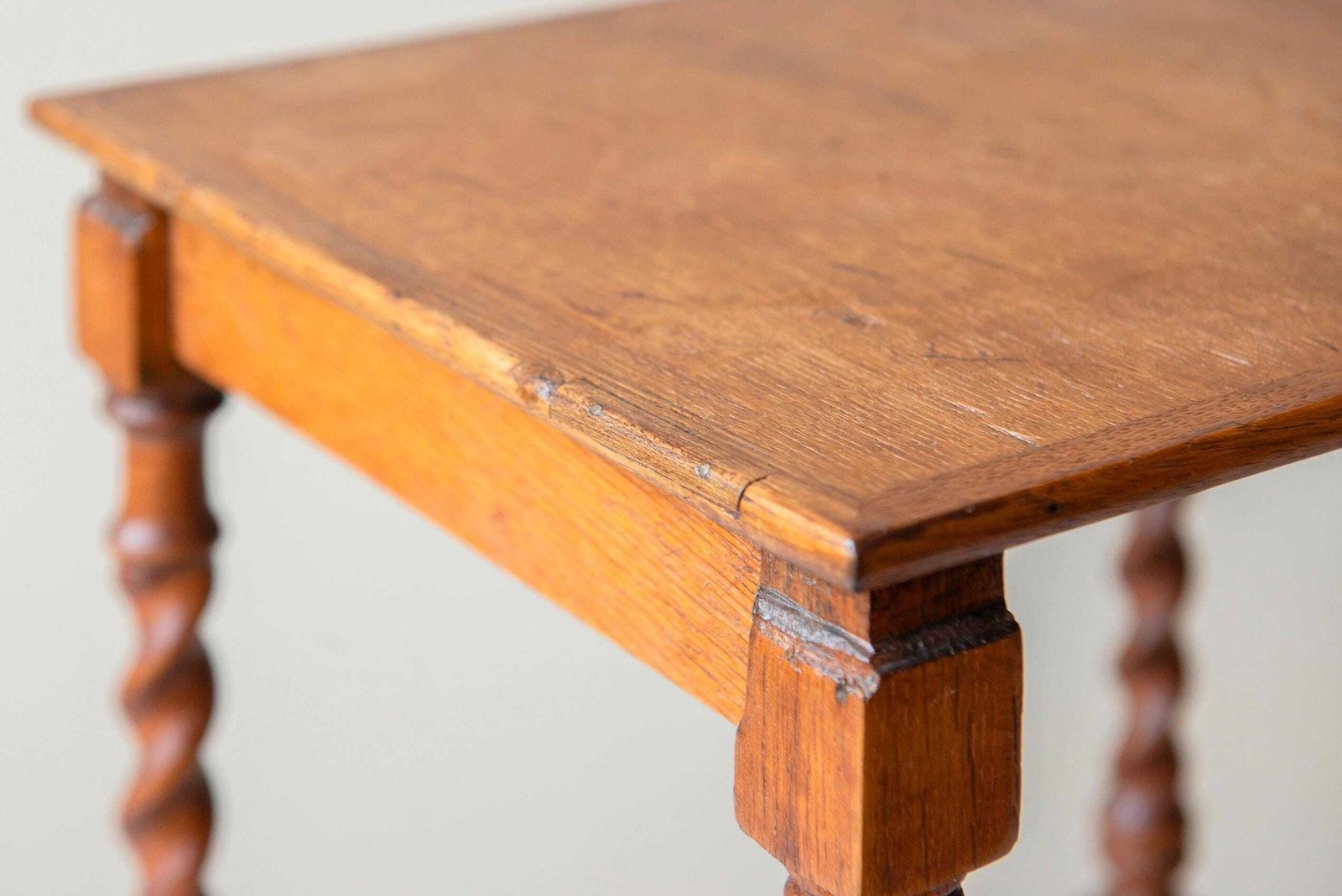 photo furniture Antique Barley Twist Table, Oak Side Table With Turned Legs, Hand Carved Wooden Coffee Table, Rustic Accent Table