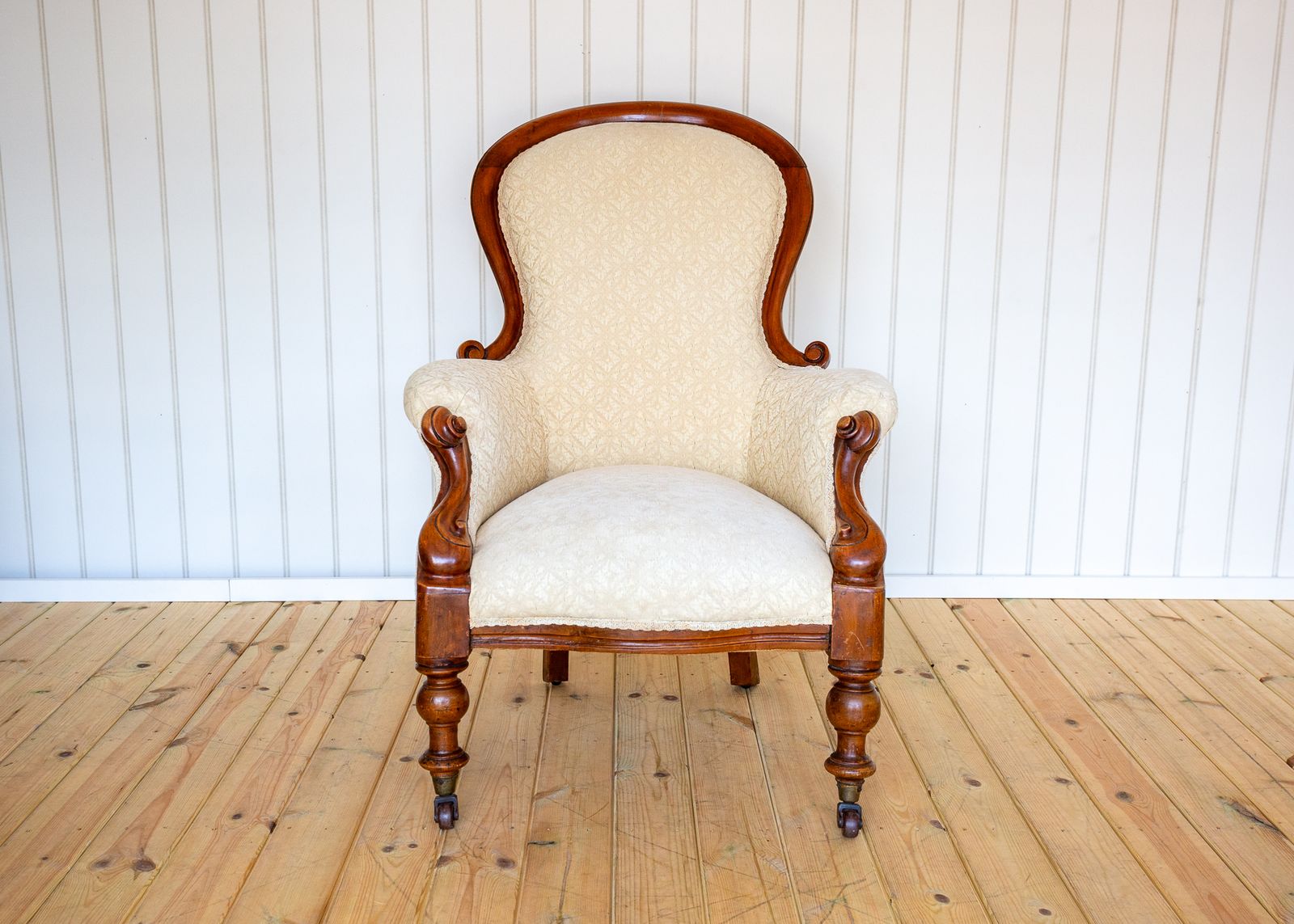 Victorian Walnut Armchair Fine Country House Salon Parlour Show Frame Spoon Back Cream Antiqu.E Reception Reading Lounge C.Hair photo for sale