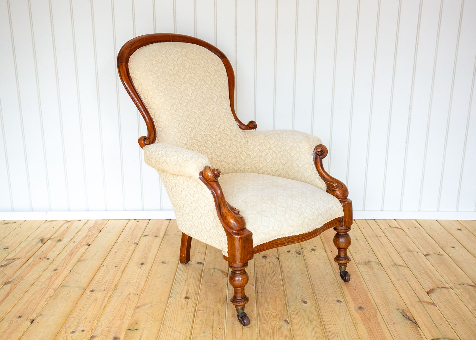 Furniture Victorian Walnut Armchair Fine Country House Salon Parlour Show Frame Spoon Back Cream Antiqu.E Reception Reading Lounge C.Hair photo