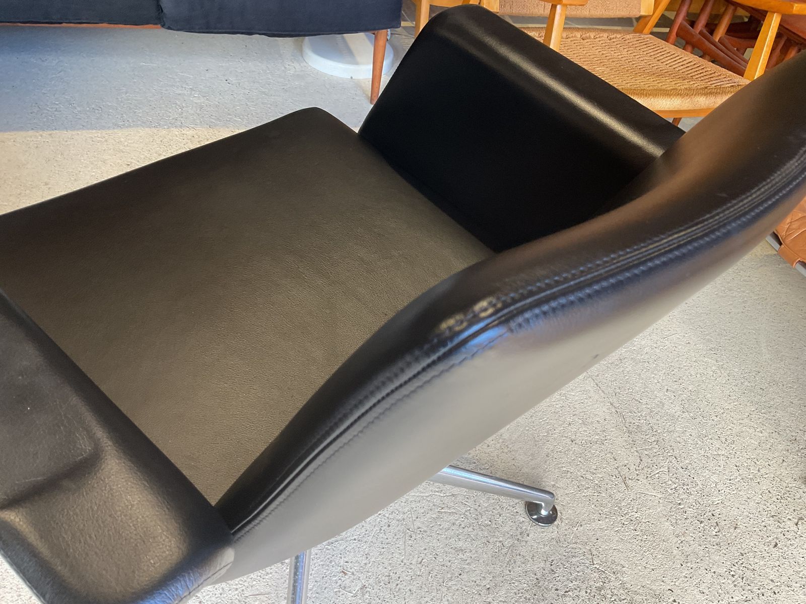 2200.0 Knoll, Bauhaus Style Armchairs Designed By Brunner , 2013, Set Of 2 photo