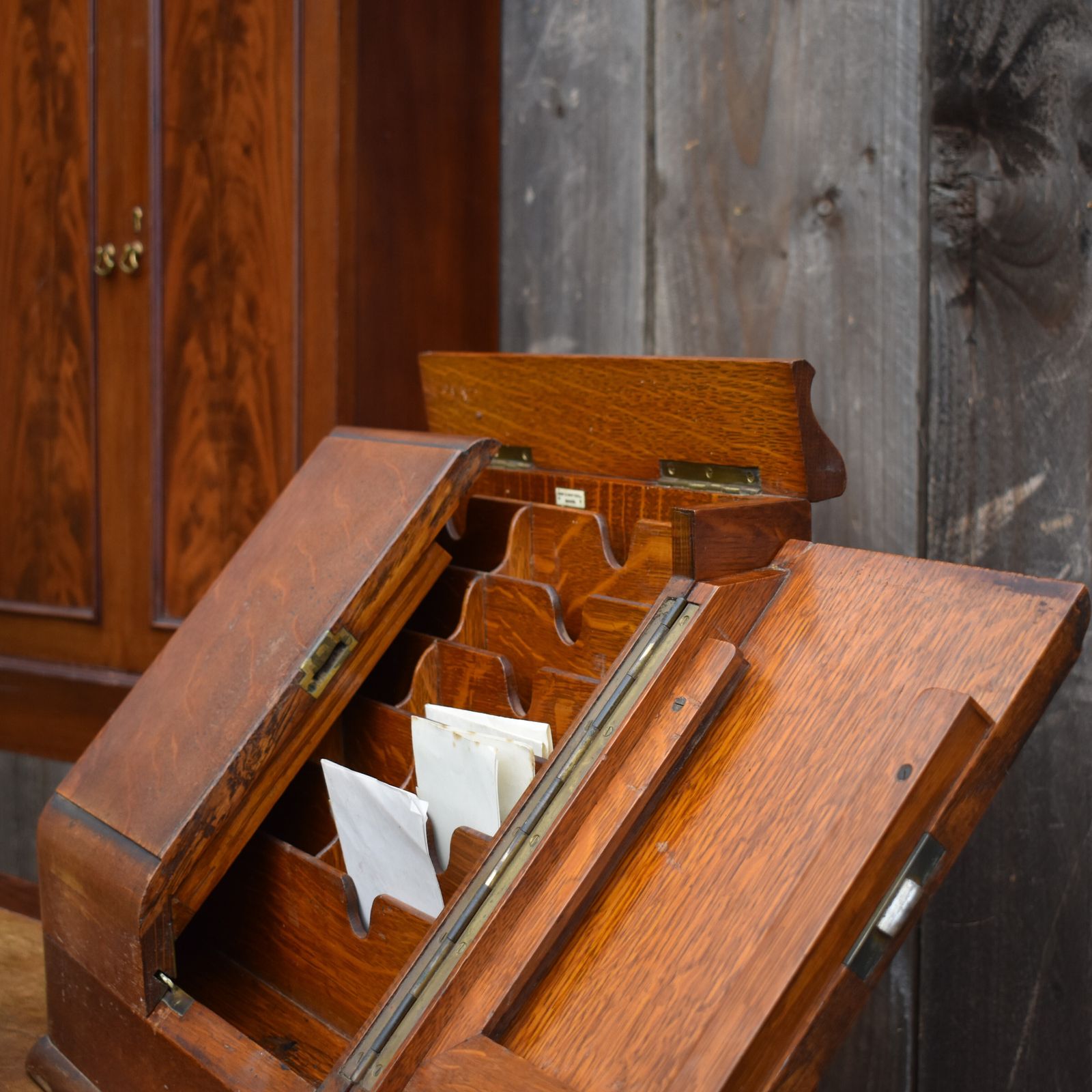 photo vinterior Antique Army & Navy English Oak Campaign Field Travelling Stationery Cabinet