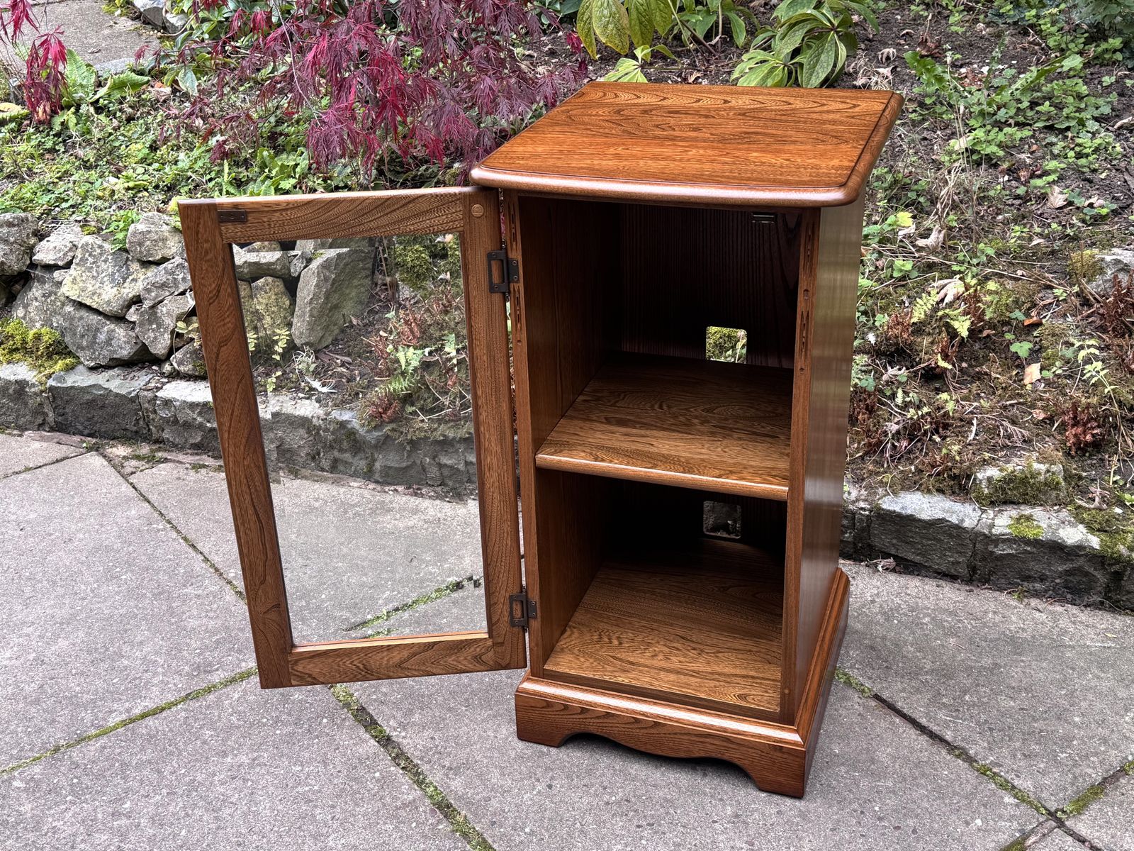 Furniture An Ercol Warwick Golden Dawn Elm Cd Hi Fi Storage Cabinet / Media Stand photo
