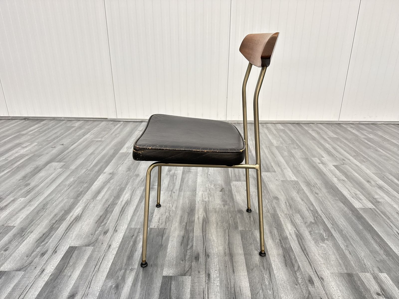 photo furniture Stag ‘S’ Range Mid Century Dining Chairs By John & Sylvia Reid