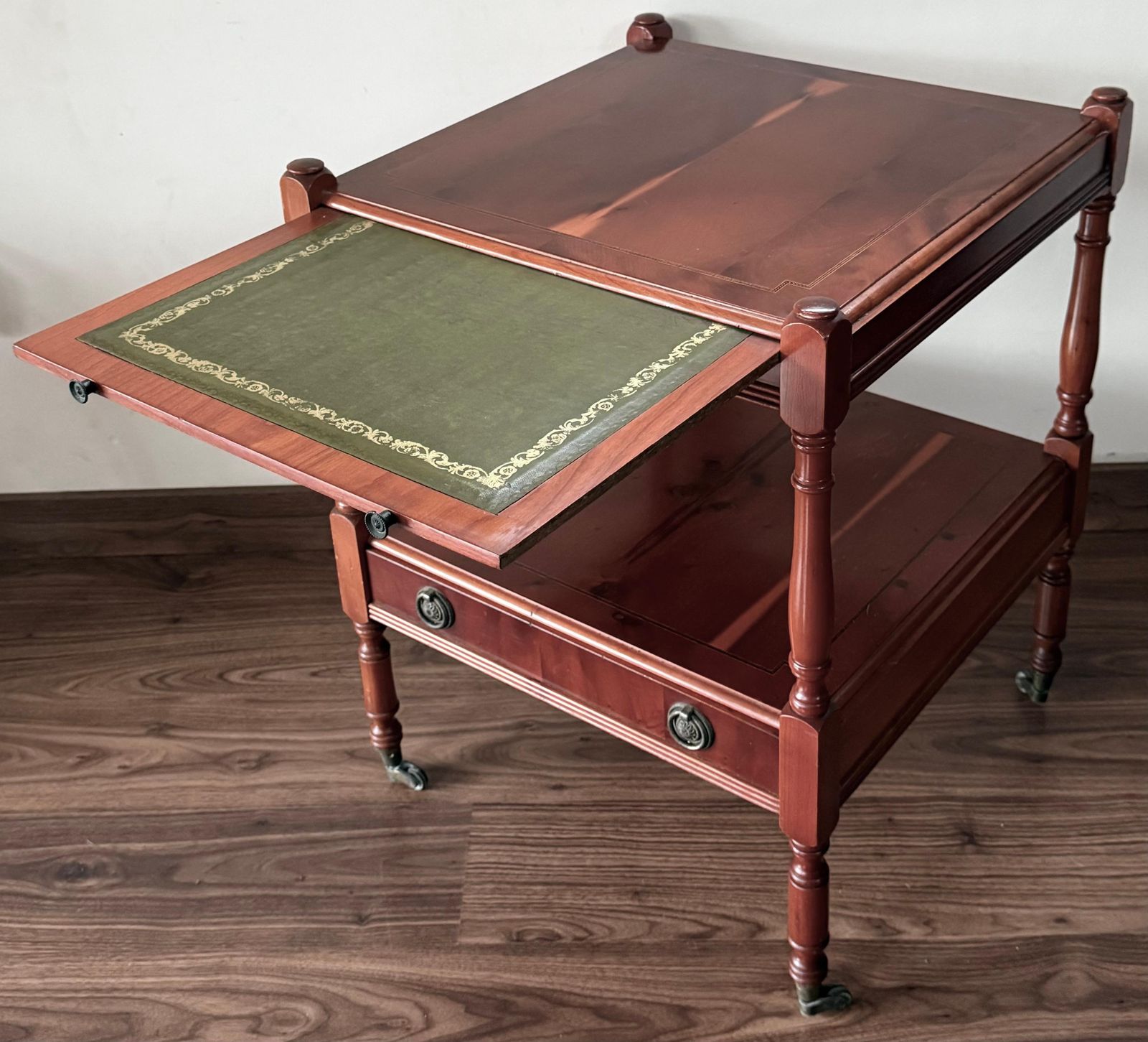 Early 20th Pair Of Oak Nightstands With Drawer And One Shelve photo vinterior