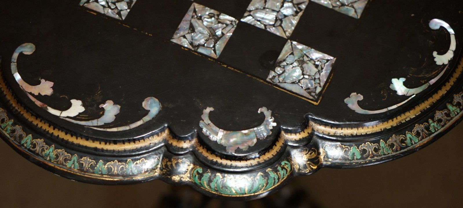 Antique Victorian 1860 Black Lacquer Mother Of Pearl Chess Tilt Top Games Table photo buy