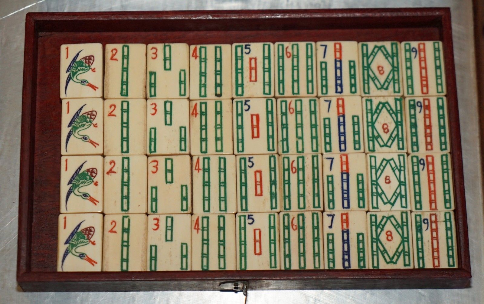 photo vinterior Antique Collectable Mahjong Circa 1920's Chinese Export Period Hand Carved Case