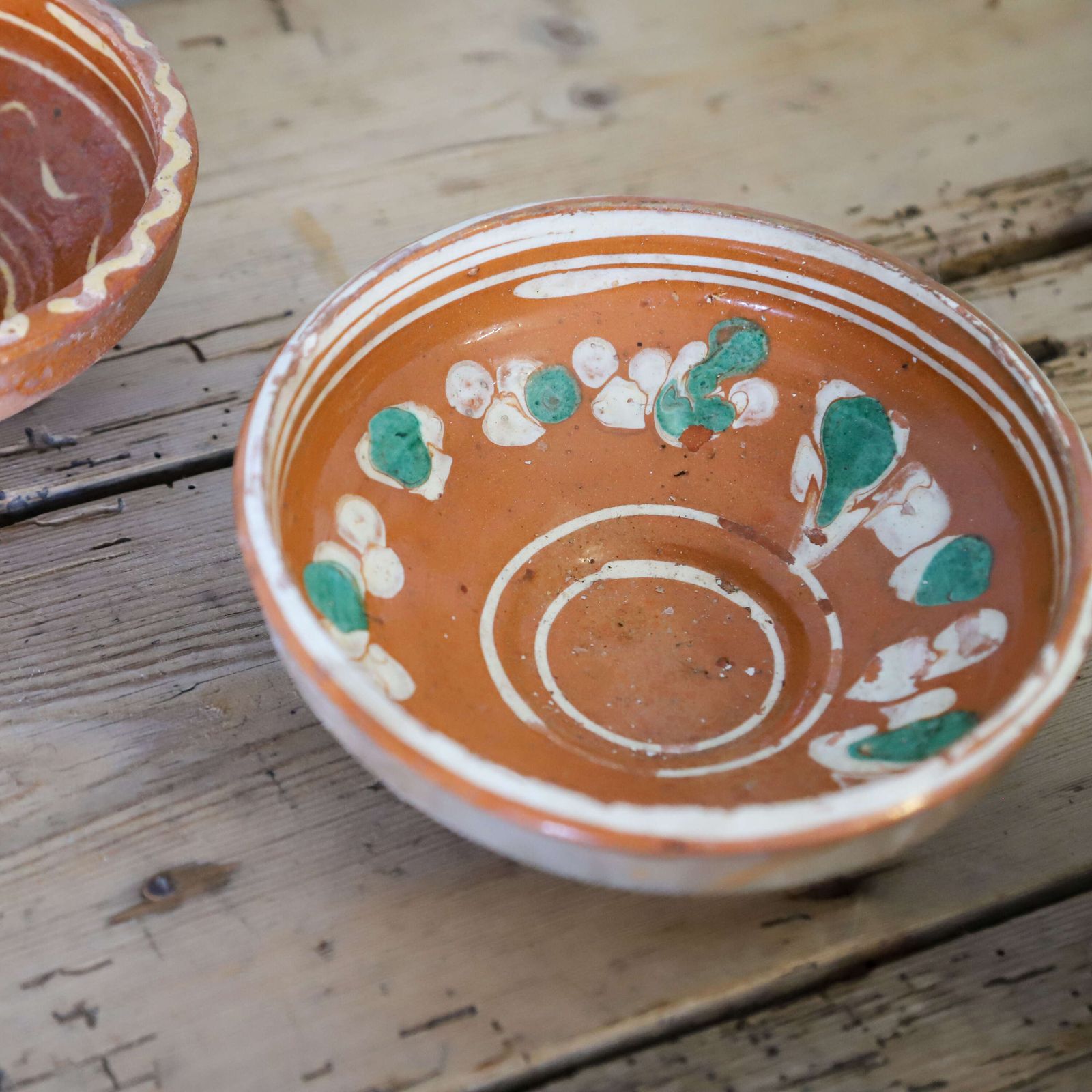Early 20th Century C.1920s Welsh Vernacular Set Of Five Semi Glazed Earthenware Bowls photo 225.0