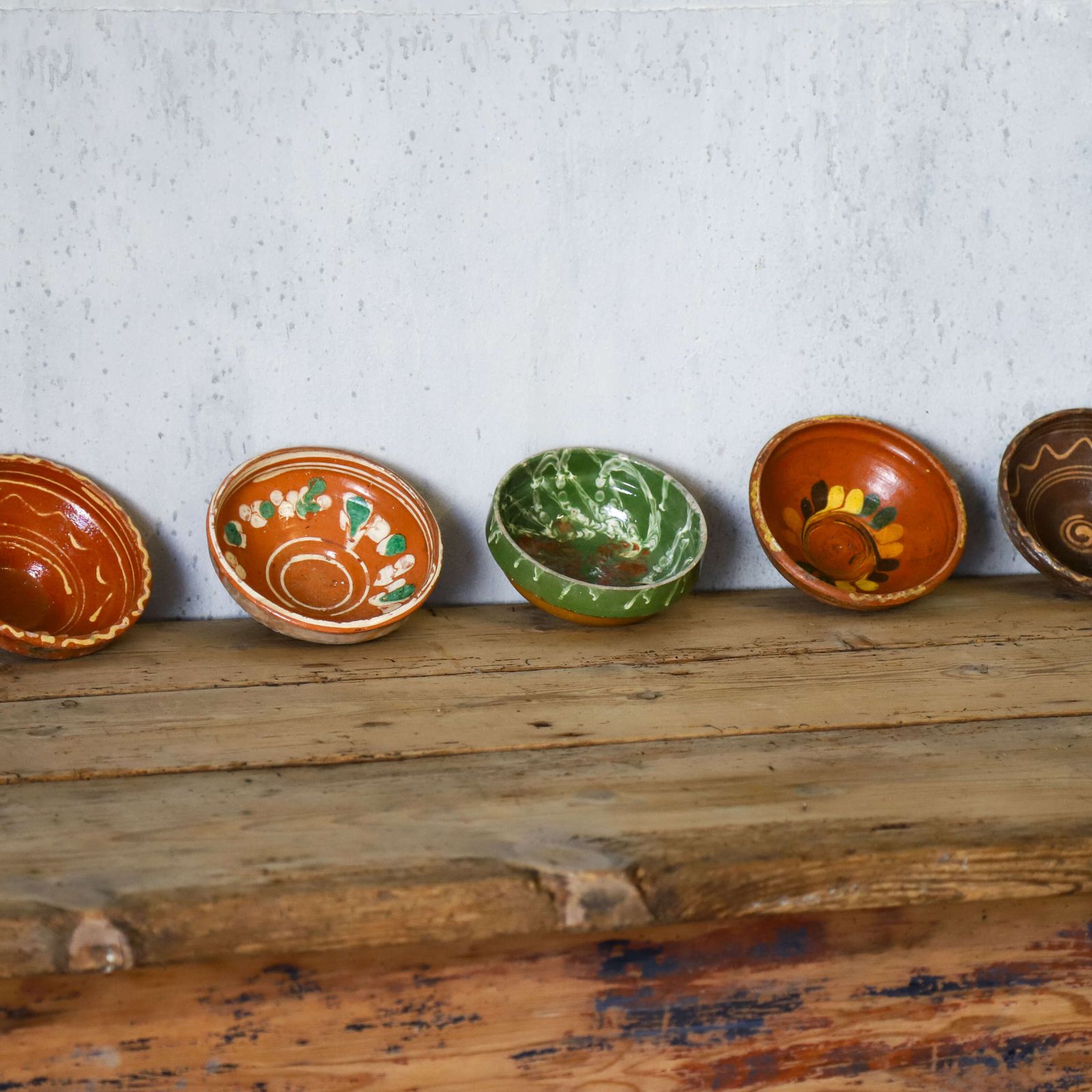 Early 20th Century C.1920s Welsh Vernacular Set Of Five Semi Glazed Earthenware Bowls photo vintage