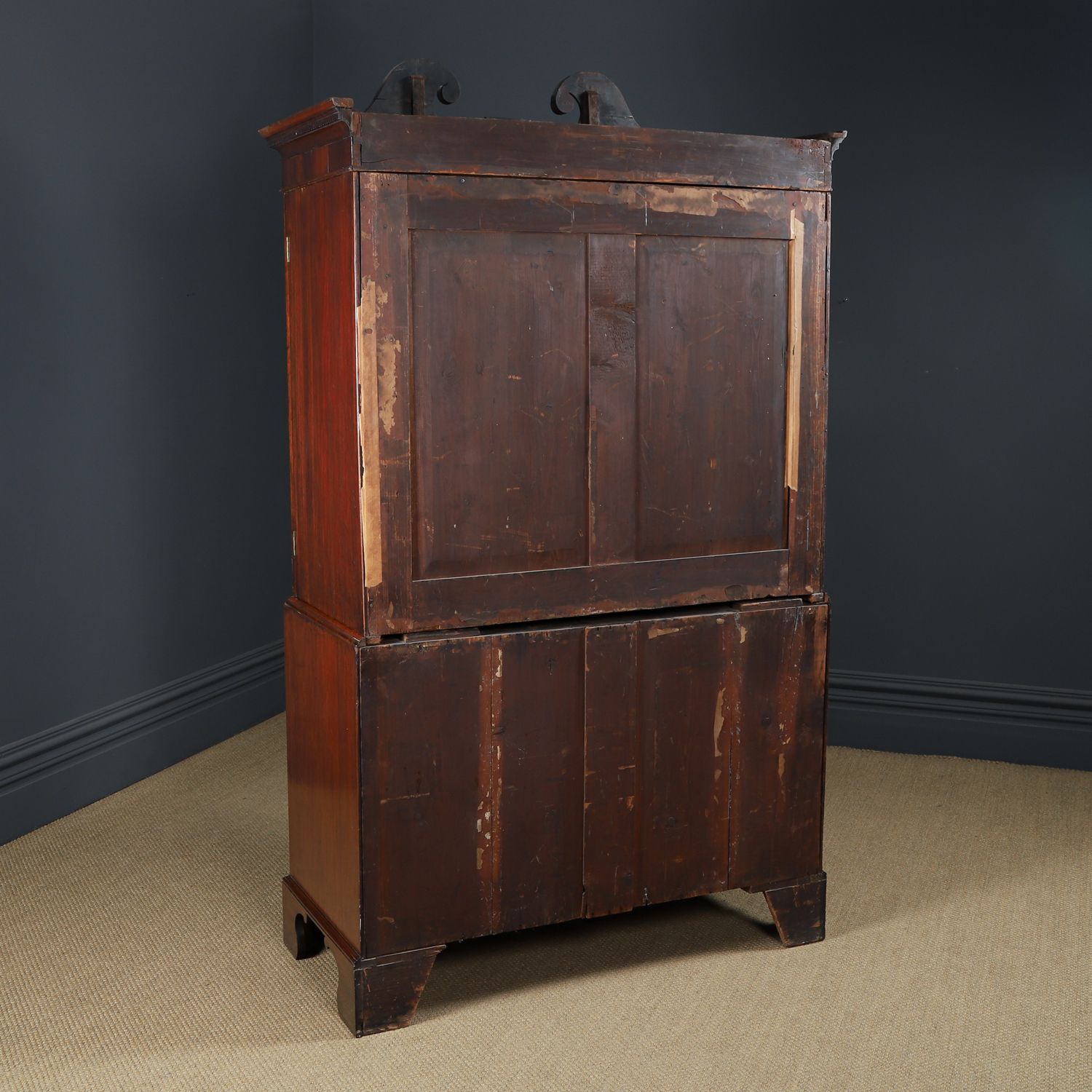 English Georgian Flame Mahogany Linen Press Chest Wardrobe Armoire (Circa 1780) photo 4950.0