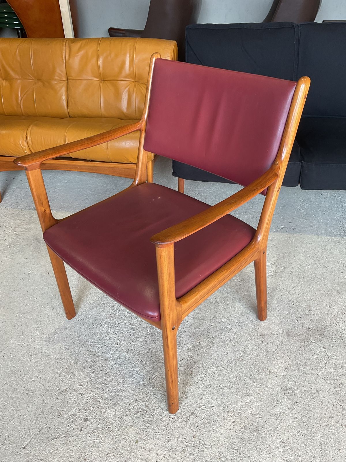 photo vintage Set Of 6 Mid Century Dining By Ole Wanscher And P. Jeppesen Furniture 1960s