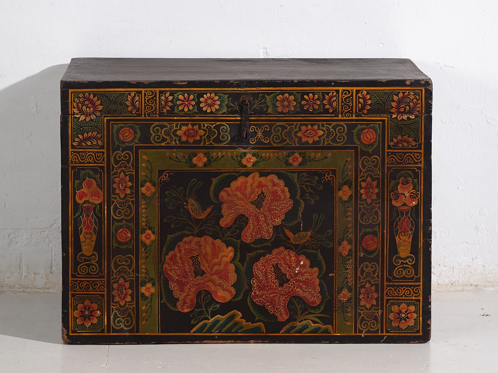 Antique Wooden Box With Illustrations Of Peonies (China, C.1900) #5 photo vinterior
