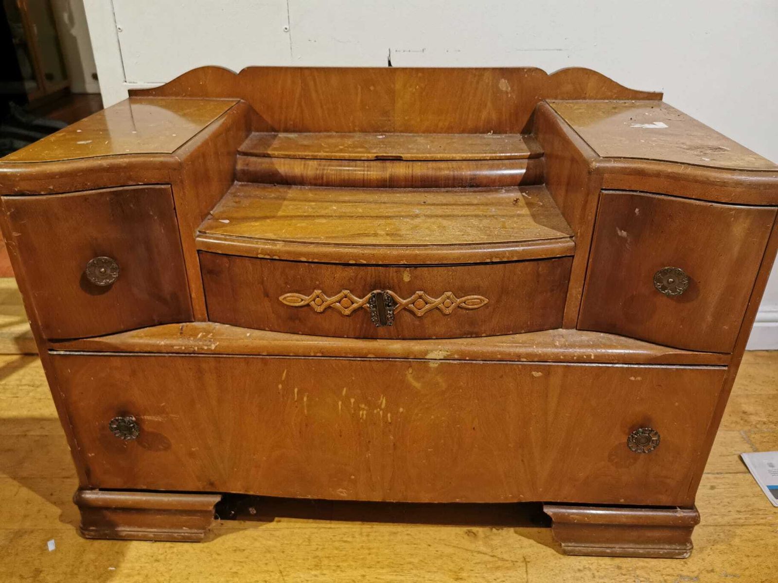 Remove Listing photo furniture