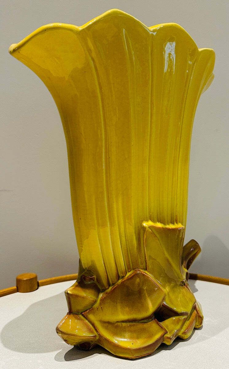 Vintage 1950s Mccoy USA Pottery Yellow & Gold Glazed Tulip Fan Vase photo vintage