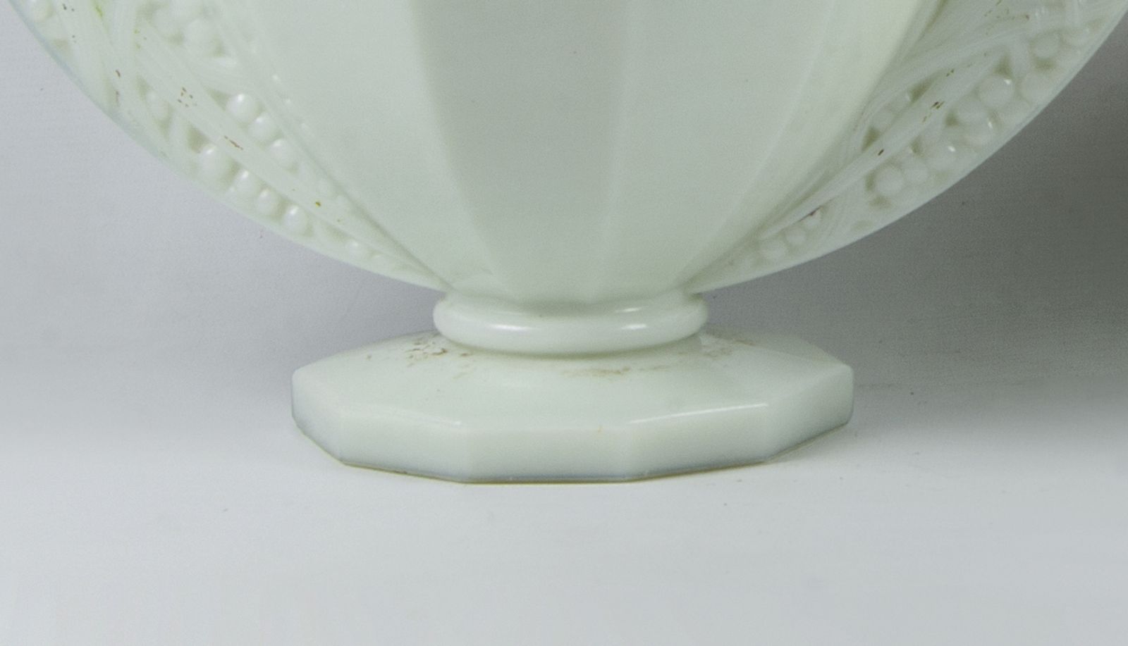 Pair Of Early 20th Century Art Déco Pale Green Opaline Glass Decorative Vases With Parrot Handles, France photo 2400.0