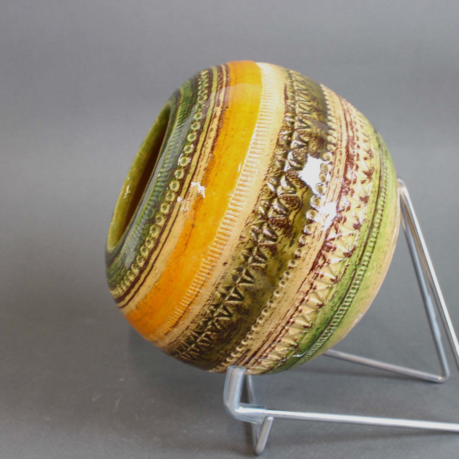 photo furniture Mid Century Italian Ceramic Vase By Aldo Londi For Bitossi (Circa 1960s)