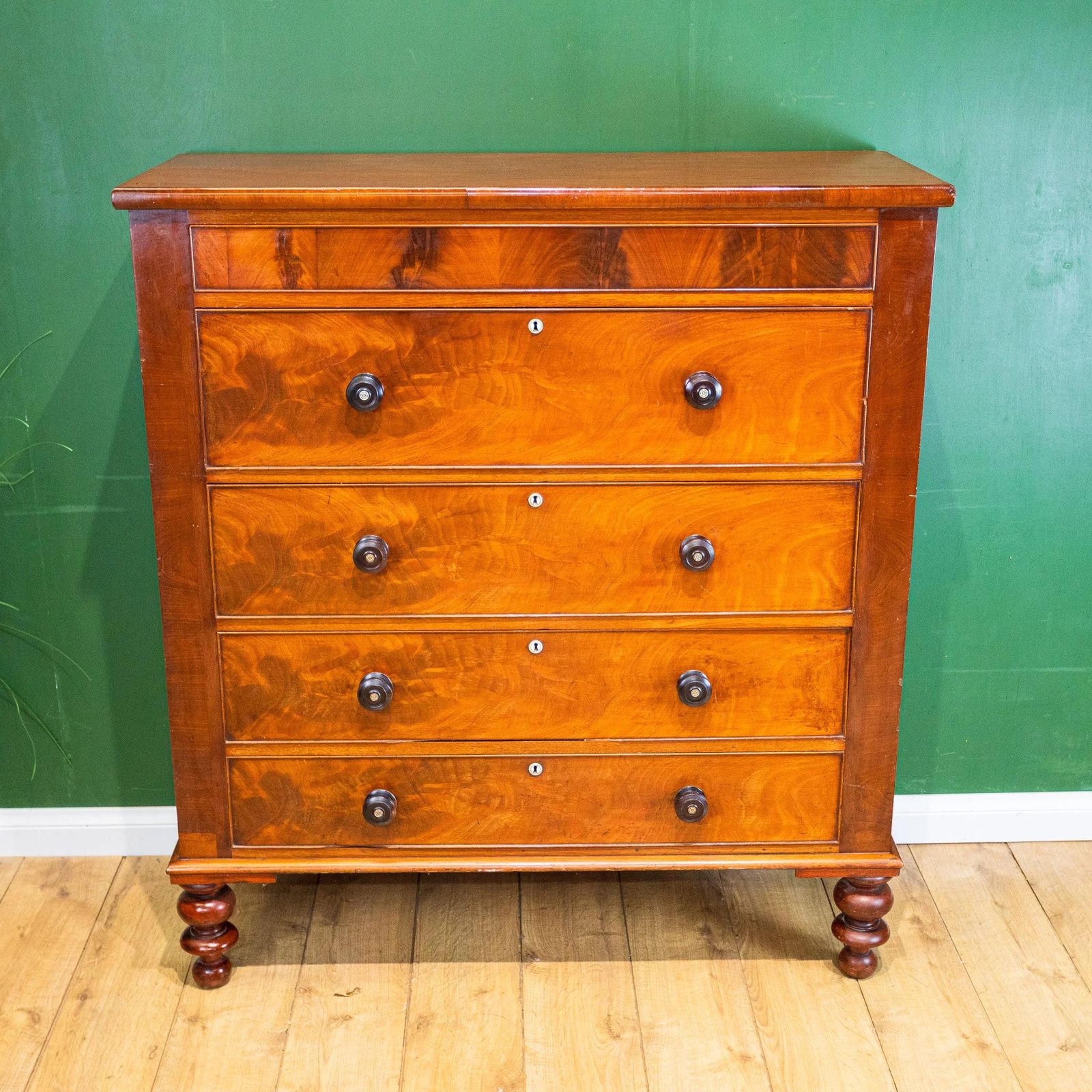 Large Flamed Mahogany Scotch Chest Of 5 Drawers photo for sale