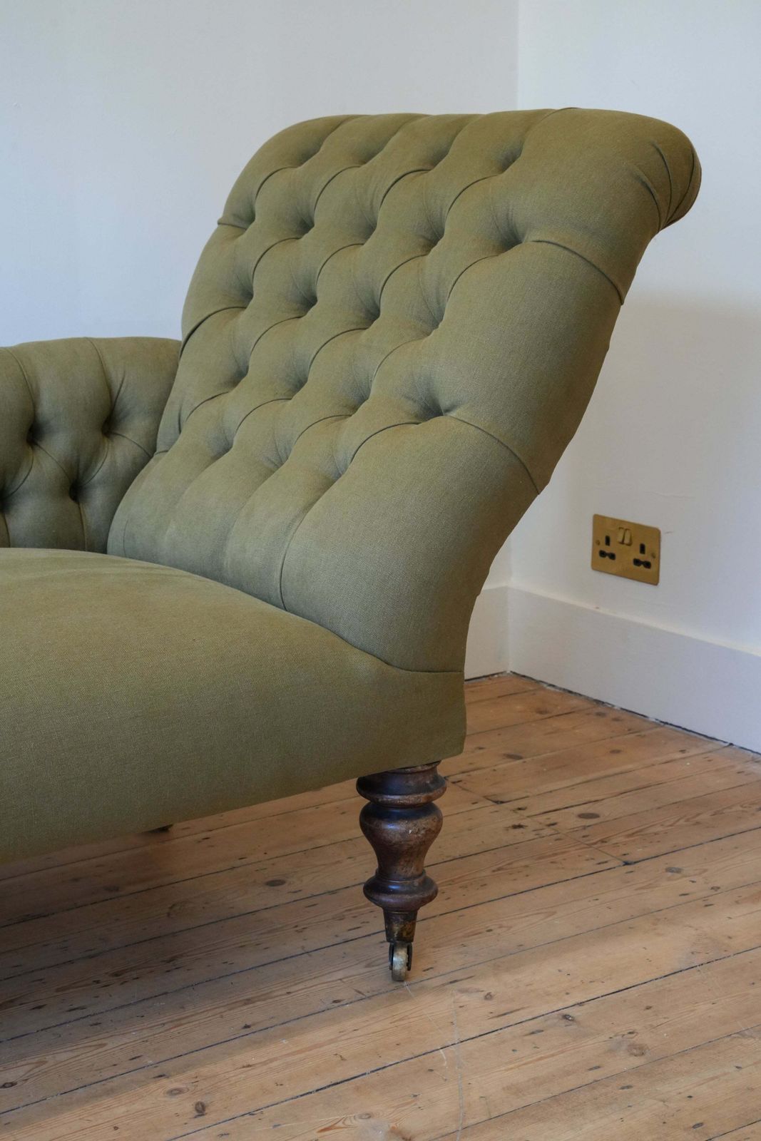 Regency Chaise Longue Upholstered In Antique Linen photo Furniture
