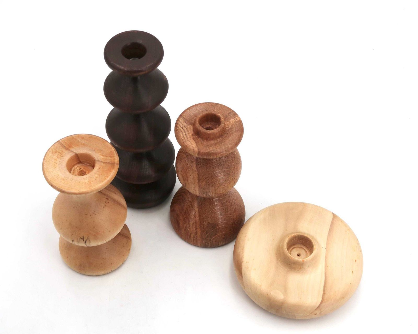 Set Van 4 Gedraaide Houten Kandelaars, Jaren 1970 / Kolom, Kandelaar, Woondecoratie, Brancusi, Scandinavische Stijl photo furniture
