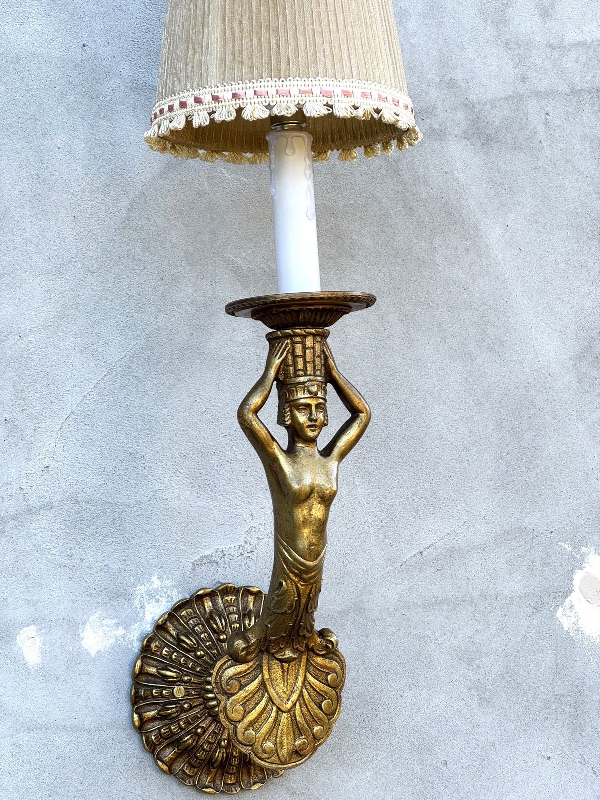 620.0 Pair Of 1950s Italian Gilt Bronze Wall Sconces With Female Figures photo