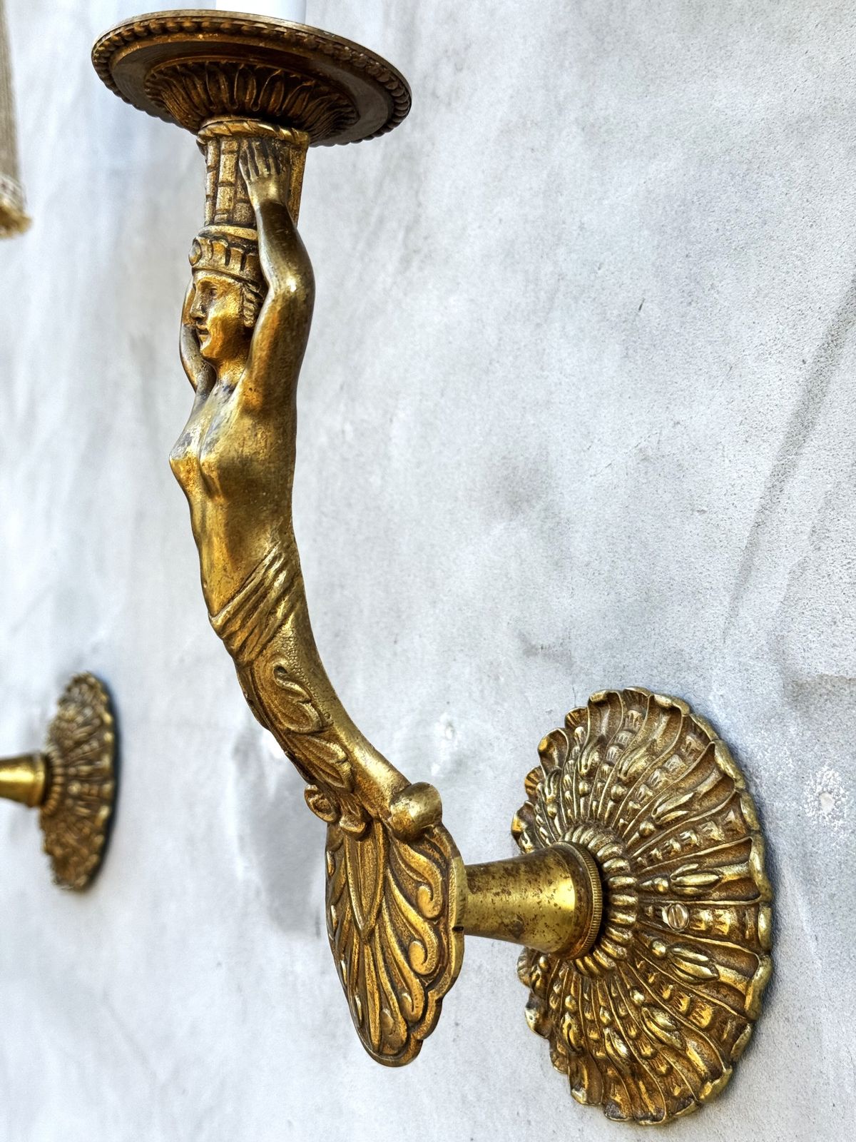 photo vintage Pair Of 1950s Italian Gilt Bronze Wall Sconces With Female Figures