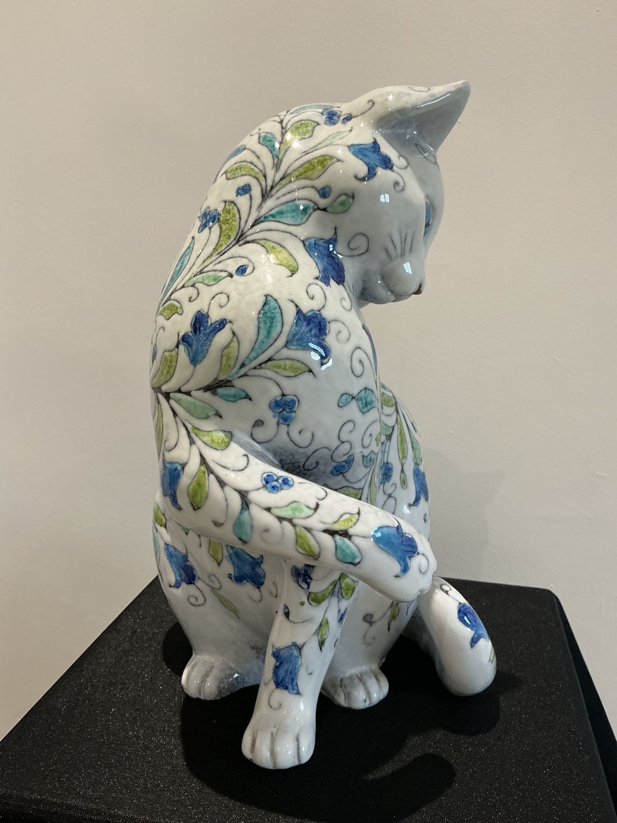 Majolica Cat Sculpture – Hand Painted Floral Glaze photo buy