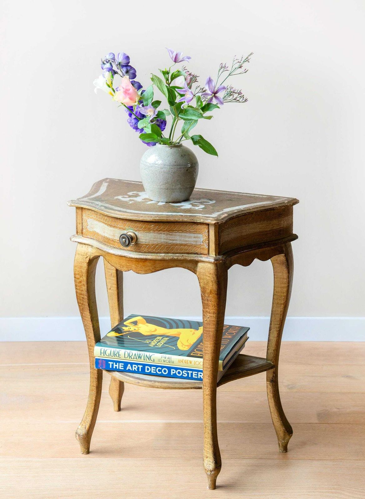 Florentine Giltwood End Table – Italian 1960s Vintage – Gold Nightstand Or Console Mid Century Modern photo Furniture