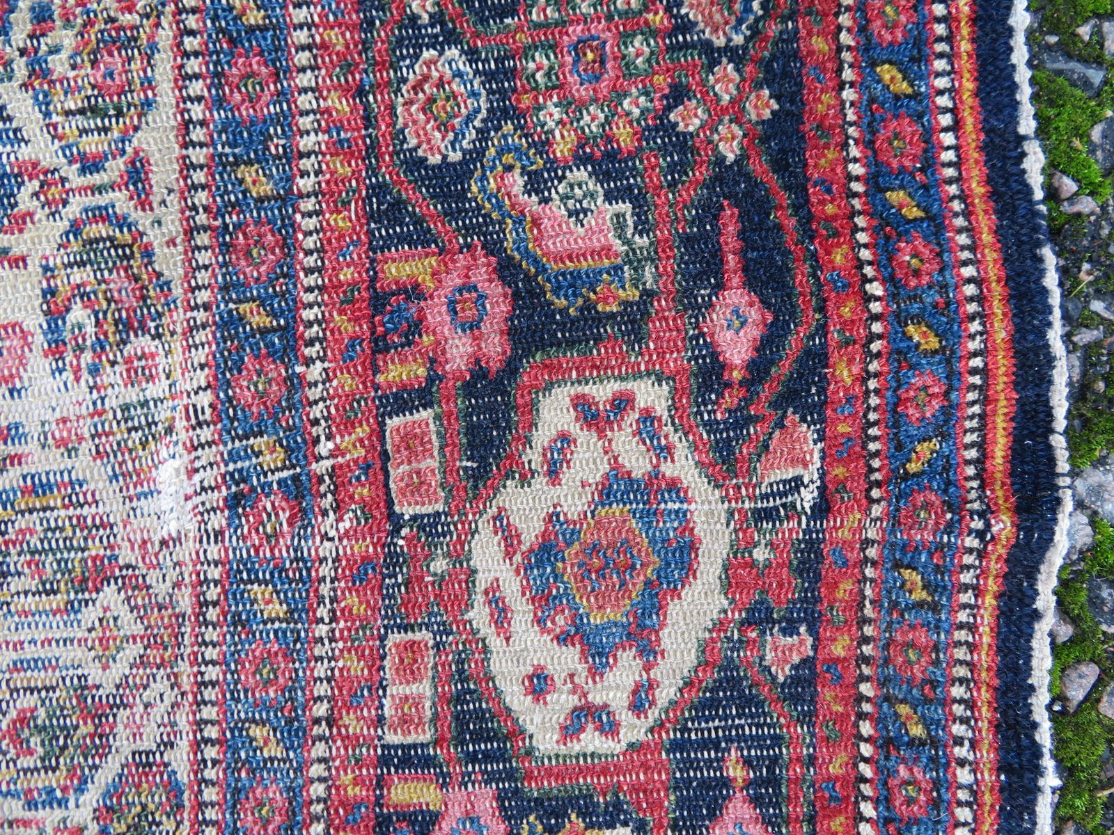 Country House 19th Century Fereghan Feraghan Rug. 200cm X 132cm. photo vinterior