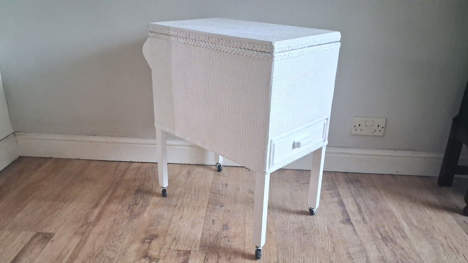 photo furniture 1960's Lloyd Loom ?  Bathroom Storage/Trolley , Linen/Towel Storage/Rail