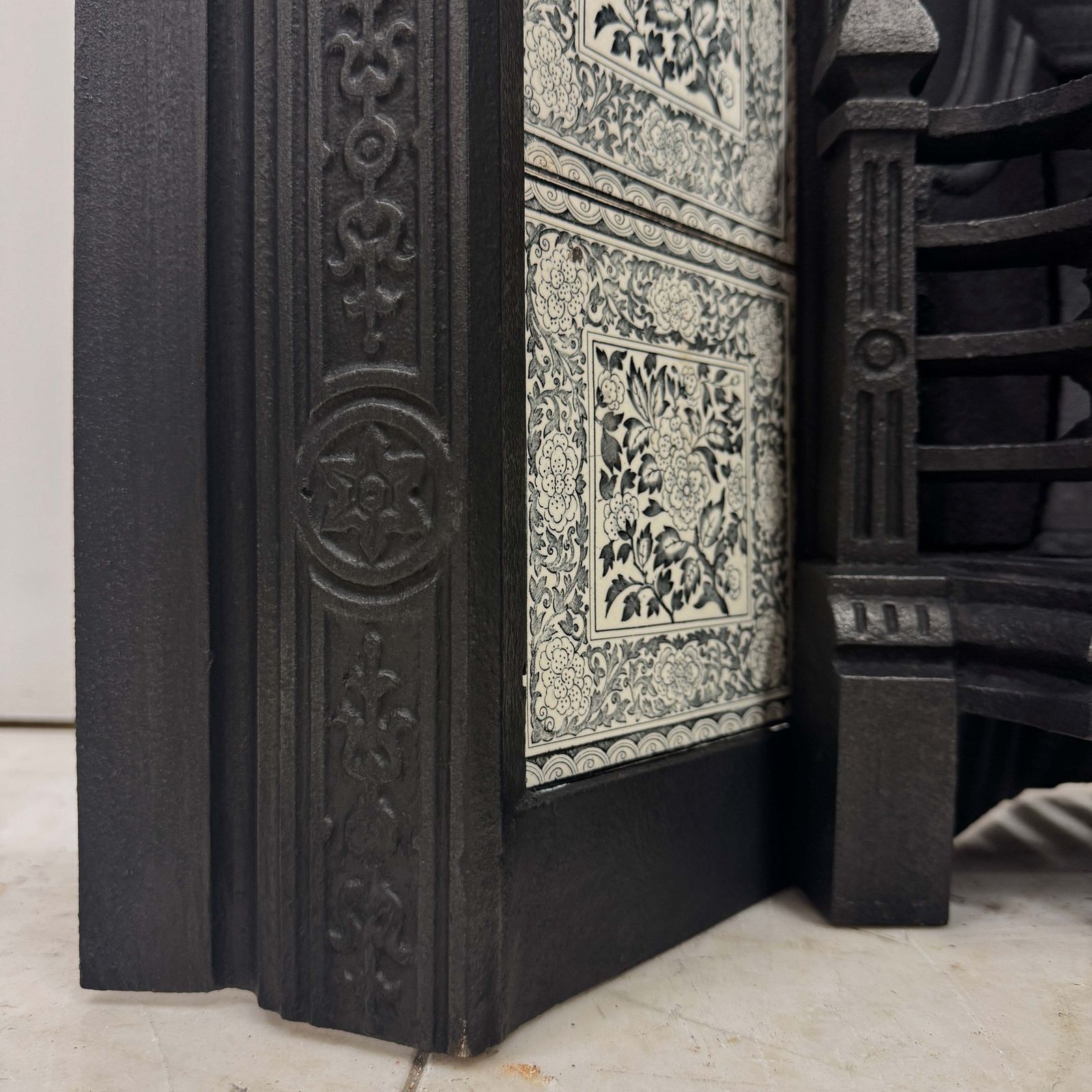 Antique Victorian Cast Iron Floral Tiled Fireplace Insert photo 1200.0