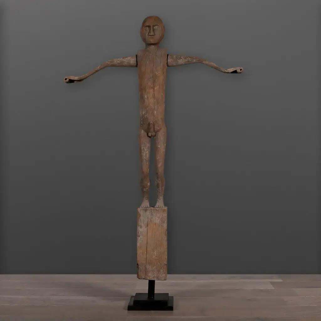 Large Tribal Fetish From Borneo In Aged Wood – Indonesian Ethnic Sculpture photo furniture