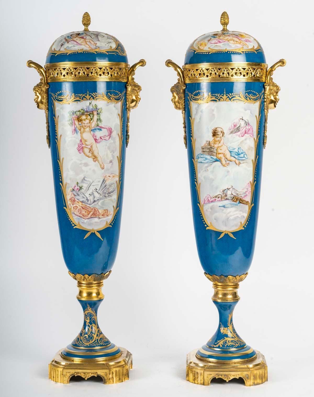 Pair Of Large Covered Vases In Painted Porcelain, 19th Century, Napoleon III. photo 4131.0