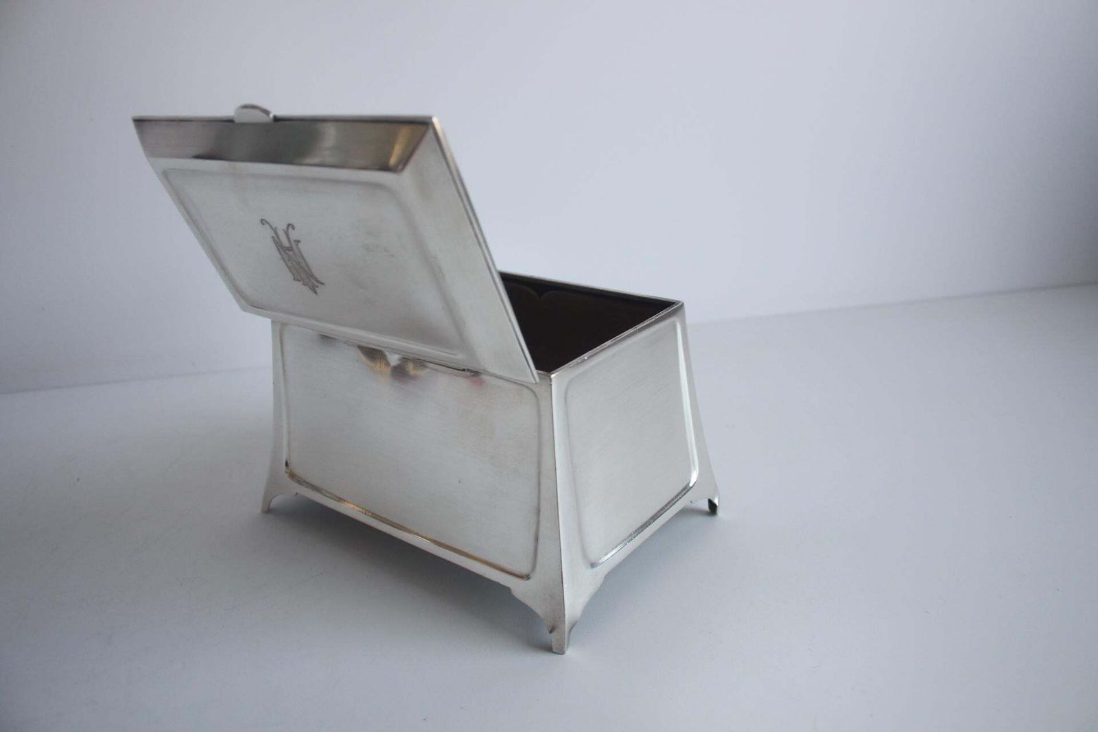 photo buy Cigarette Or Cigar Box, Art Krupp Berndorf, Circa 1900