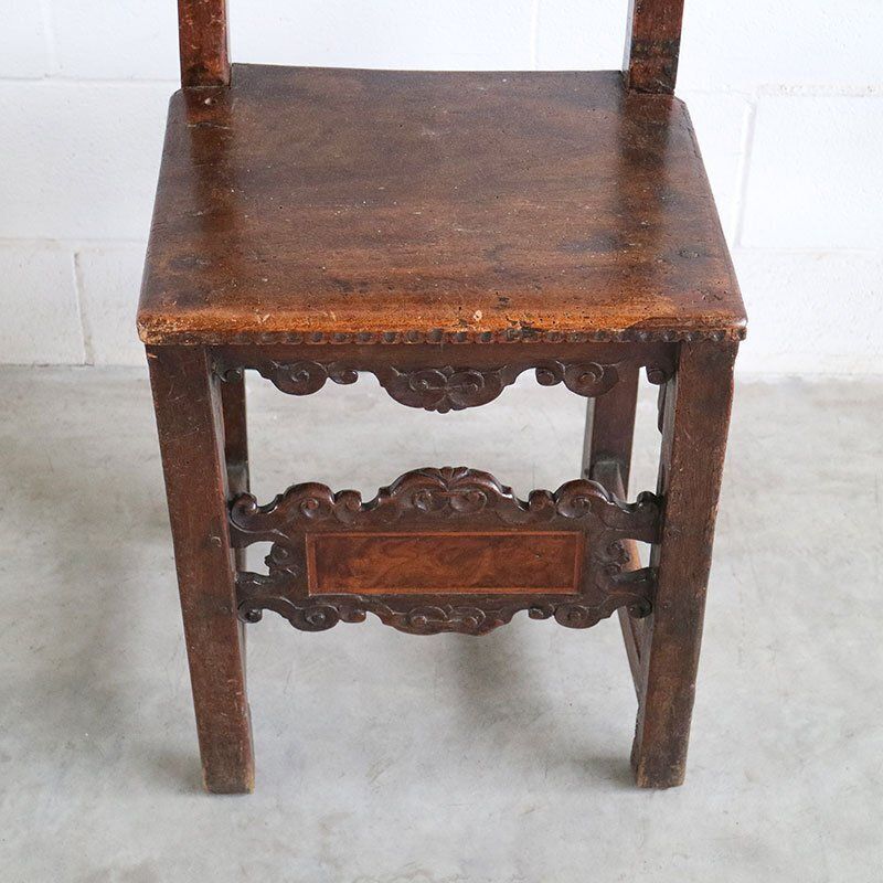 photo buy Renaissance Chair In Carved Walnut