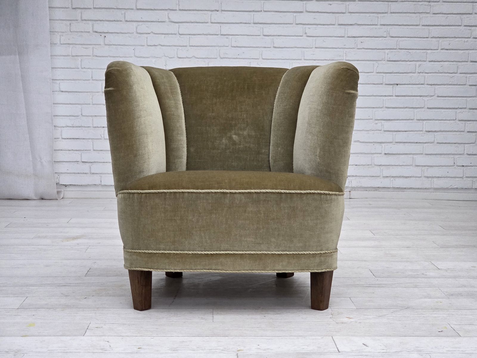 Jaren 1970, Deense Fauteuil, Groen Meubelvelours, Eikenhout. photo Meubels