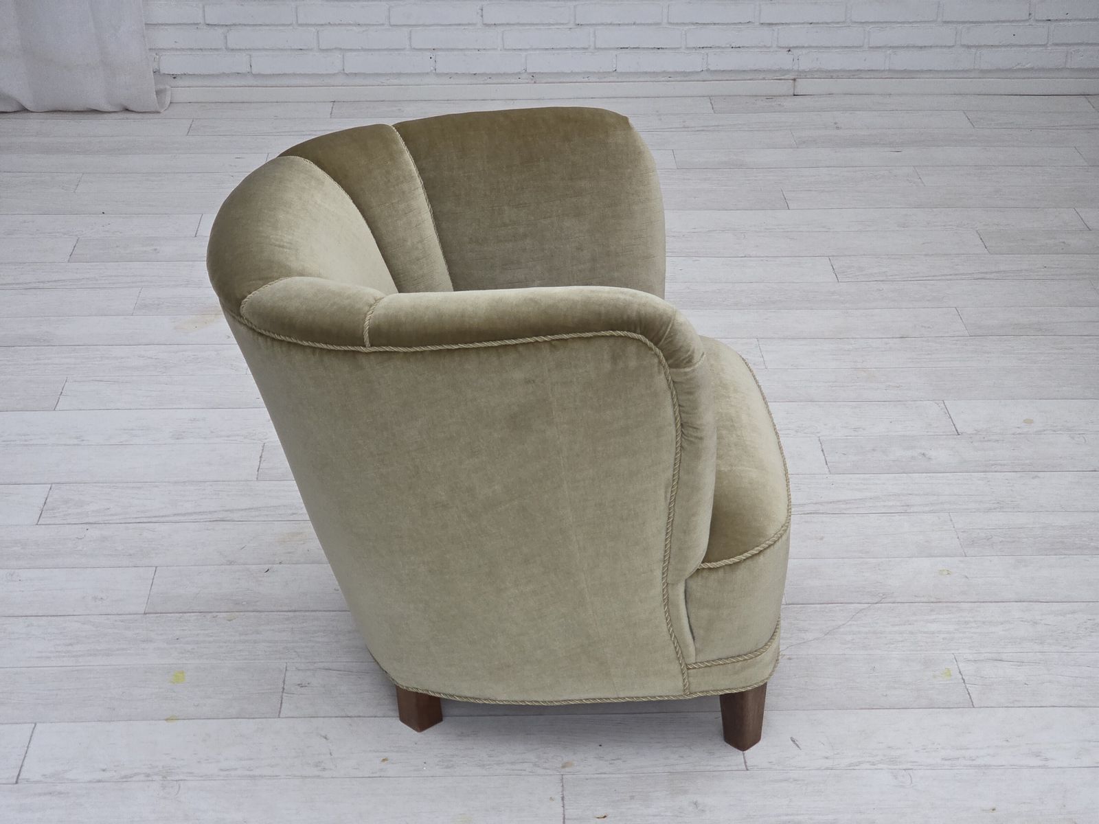 photo vintage Jaren 1970, Deense Fauteuil, Groen Meubelvelours, Eikenhout.