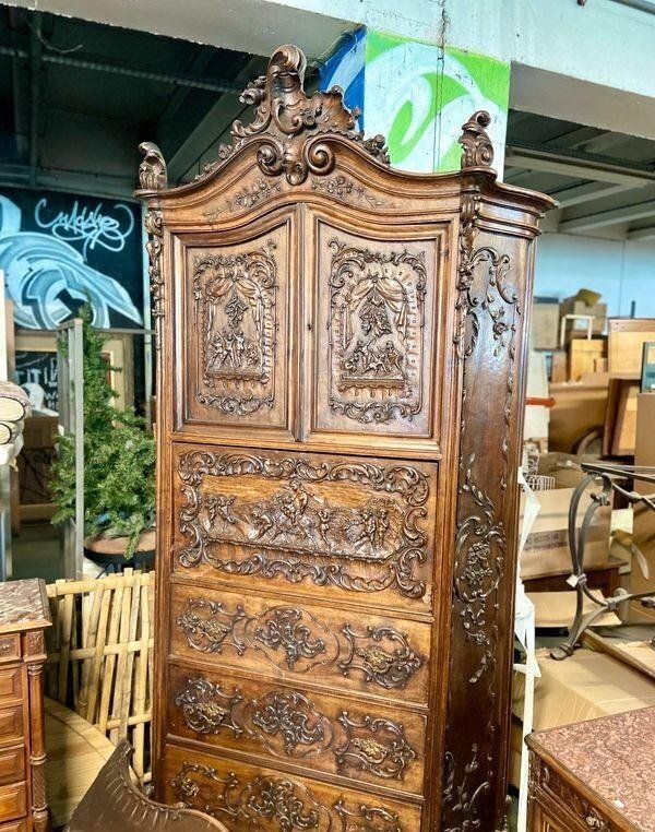 Large Louis XV Dresser In Walnut photo for sale
