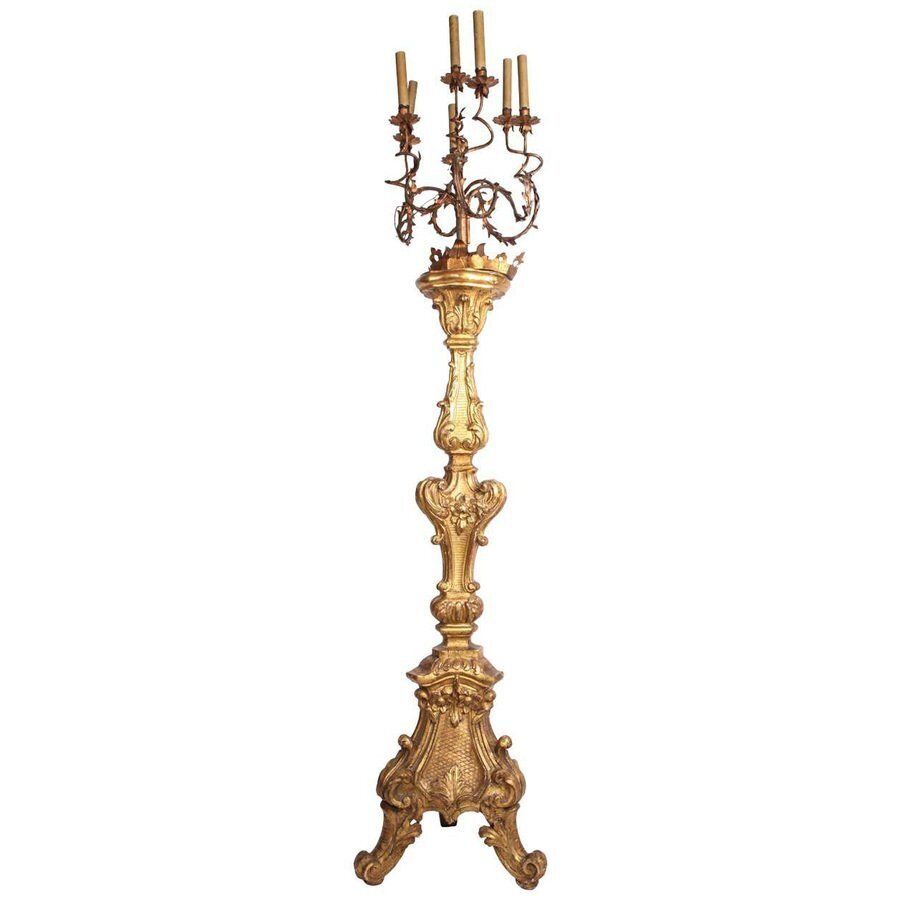 Early 18th Century Italian Giltwood Torchère Or Floor Lamp, 1720