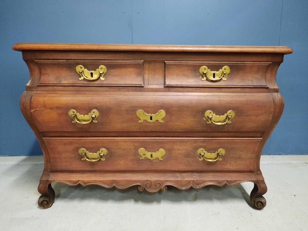 Bordeaux Dresser In Mahogany