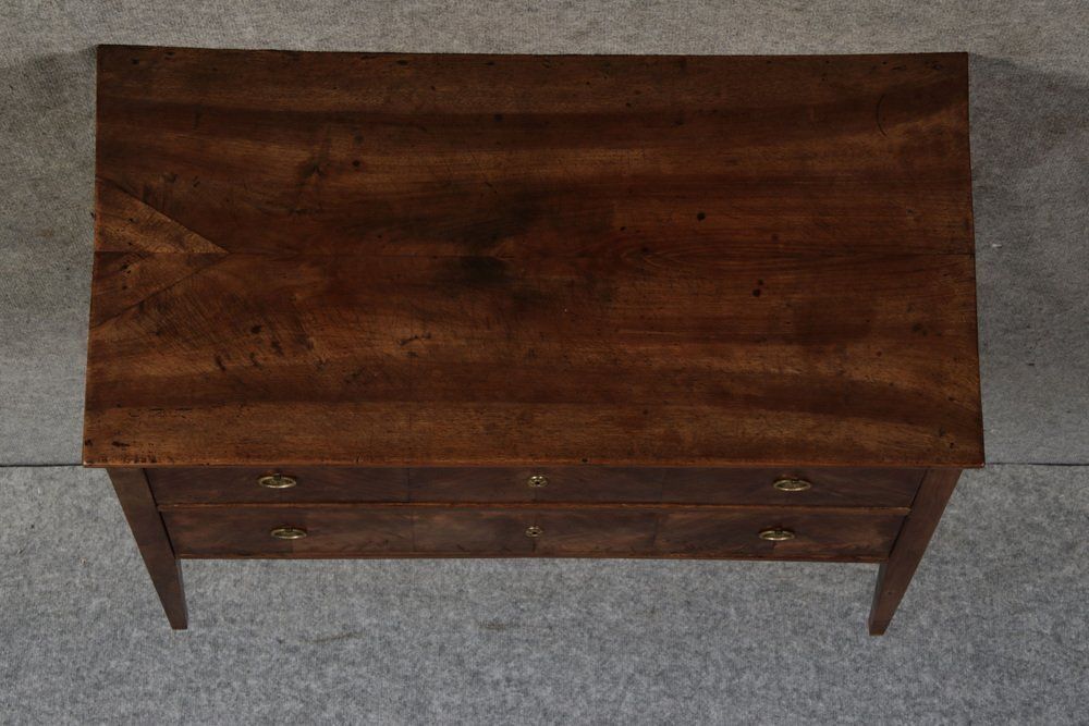 photo vintage Small Antique Walnut Chest Of Drawers, 1800