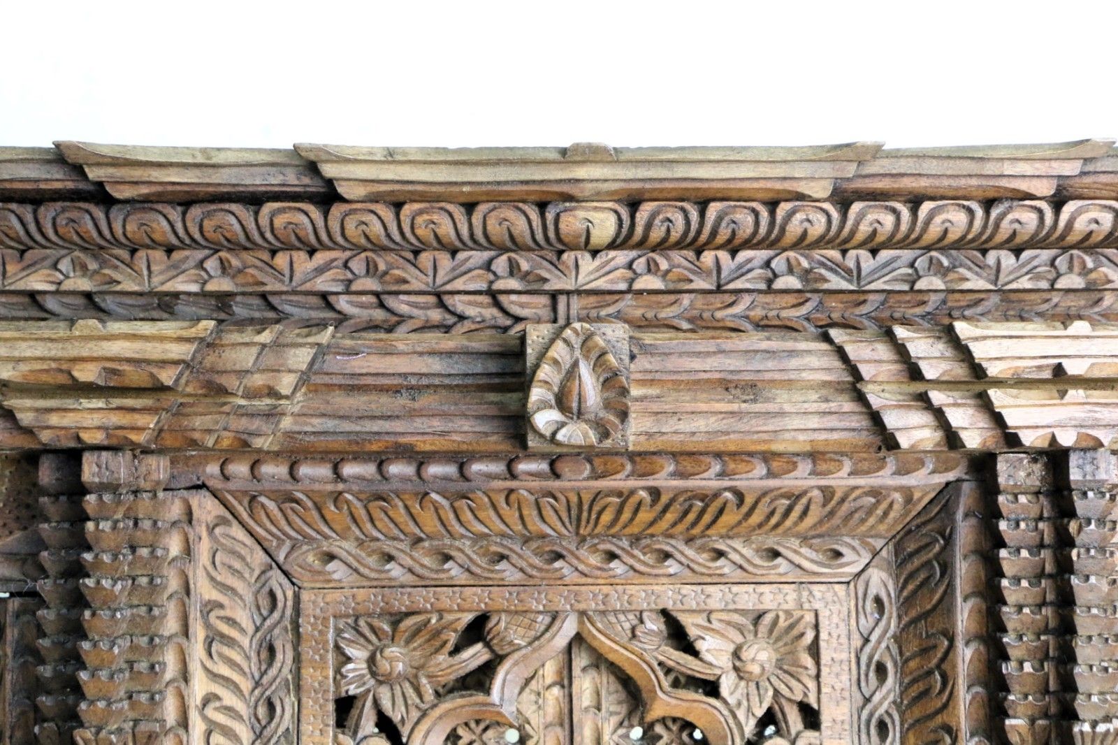 Home Decor Antique Large Nepalese Wooden Carved Kumari Jhyal Kumari Window Large Decorative photo