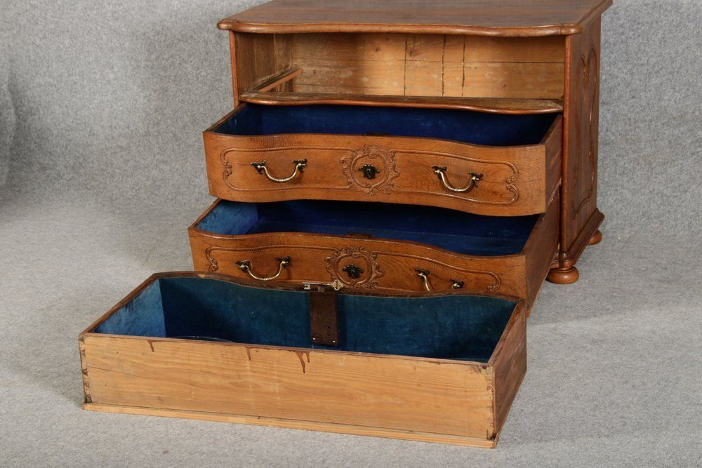 photo vintage Antiquity Baroque Oak Chest Of Drawers By Aachen Liège Jh, 1750s