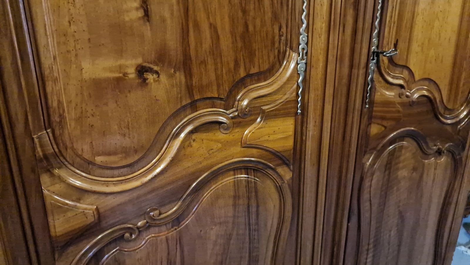 Furniture Antique French Baroque Cabinet In Walnut, 1750 photo