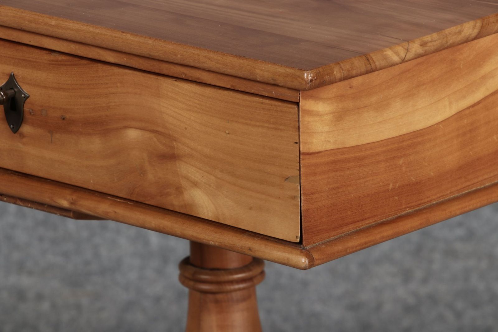 Antique 19th Century Biedermeier Sewing Table In Cherry Wood, 1840 photo vinterior